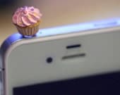 Kawaii PINK CUPCAKE Iphone Earphone Plug/Dust Plug - Cellphone Headphone Handmade Decorations