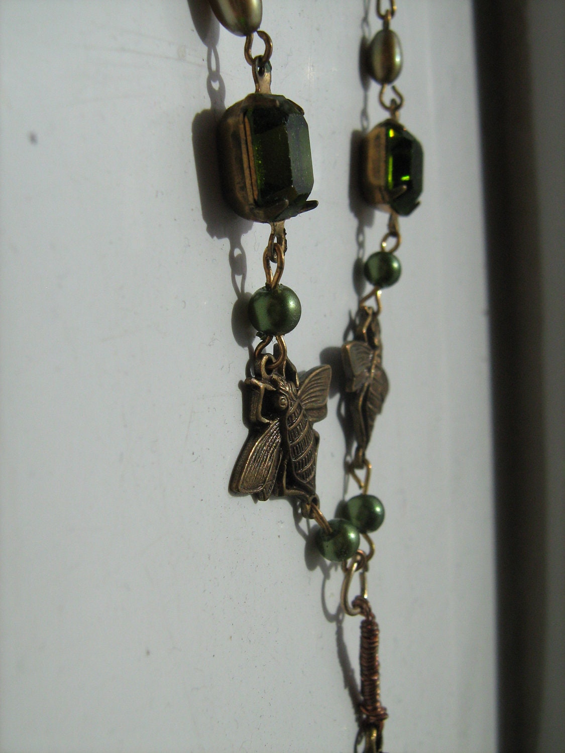 Green crystal, freshwater pearl and cameo necklace