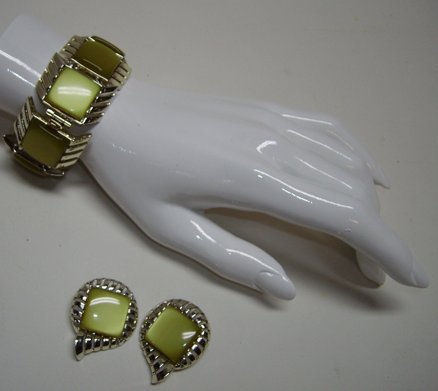25% SALE 50s Rhodium plated pea green Thermoset Bracelet with matching earrings CHAREL