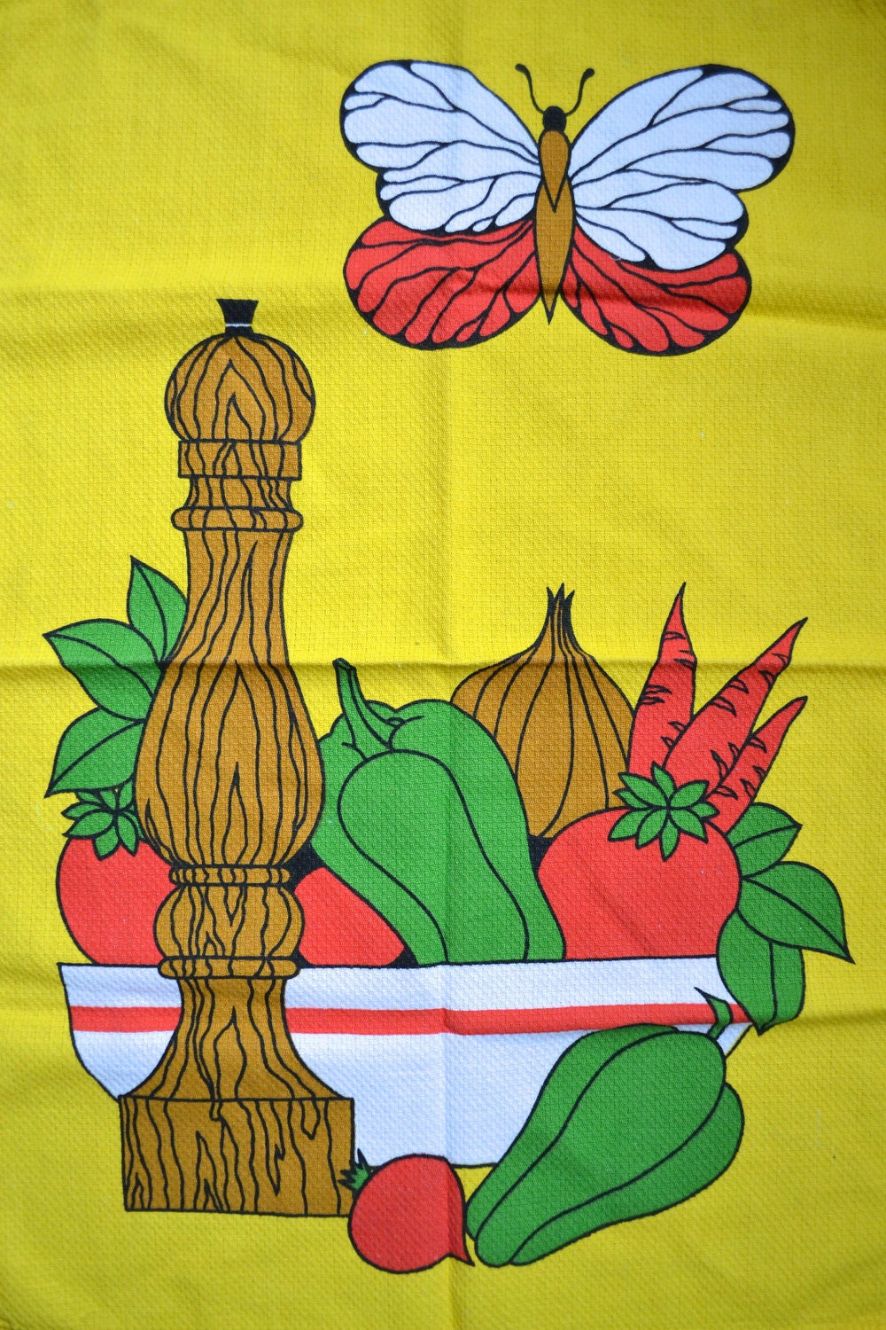 Linen Tea Towel - Vintage Tea Towel - Retro Kitchen Decor - Groovy 1960s - Yellow