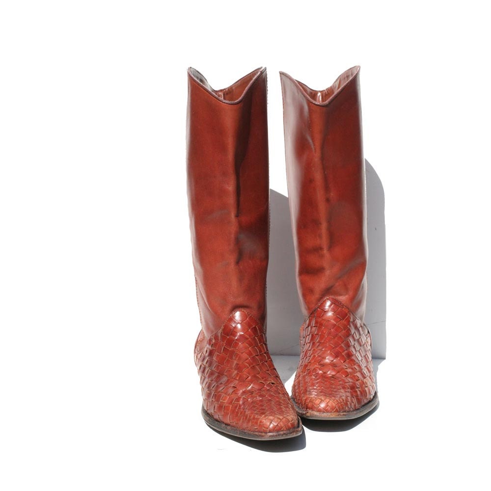 brown weave leather UNISA mid calf boots size: 9.5