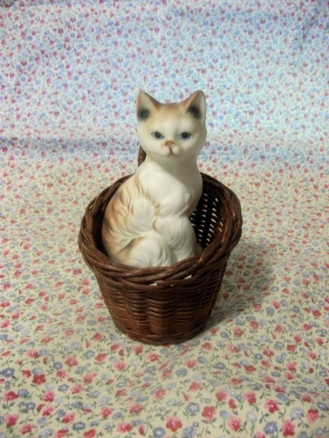 SAlE 20% Off Vintage KItten/Cat Porcelain Figurine In Basket by Enesco Now ONLY 4 USD
