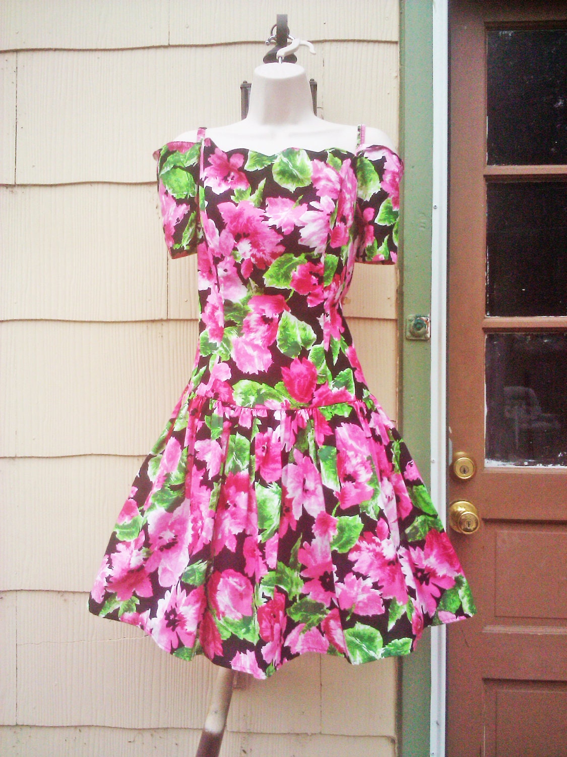 Vintage 1980s Dress/ Mini Dress/ Sun/ Floral/ Retro/  Small/ Medium /Hawaiian/Hipster/Indie
