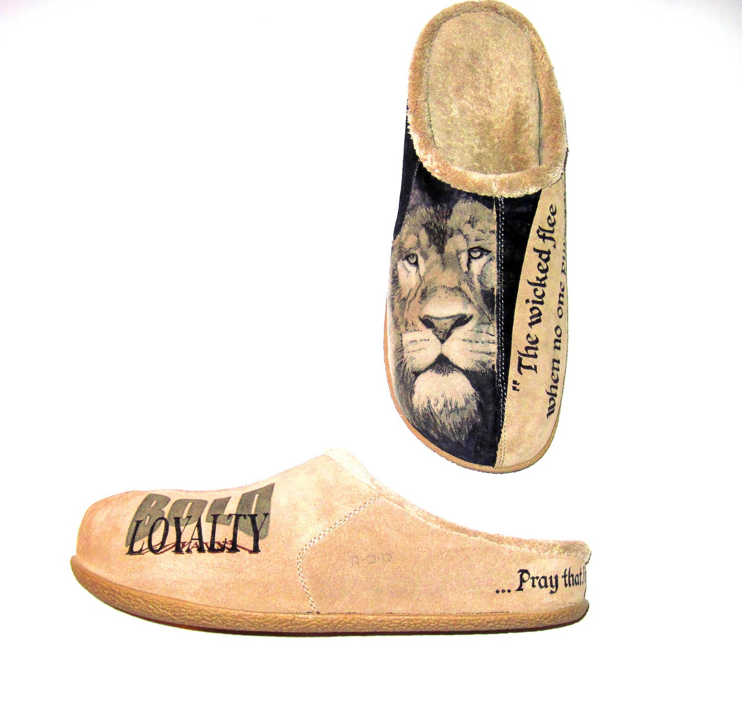 Men's Slippers Brookstone NAP XL Hand Painted Lion Bold Proverbs
