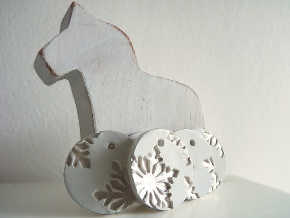 Modern snowflake ornaments-Set of 5, white ceramic, pearl painted.