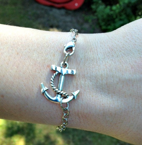 Anchors Away Dainty Bracelet