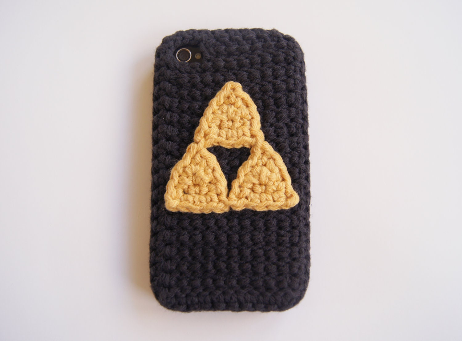 iPhone 4 and 5 Triforce Crocheted Cover / Case (Choose your color)