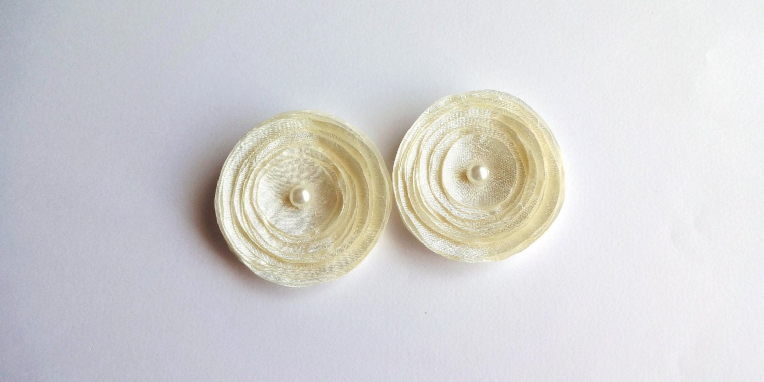 Bridal Ivory Shoe Clips