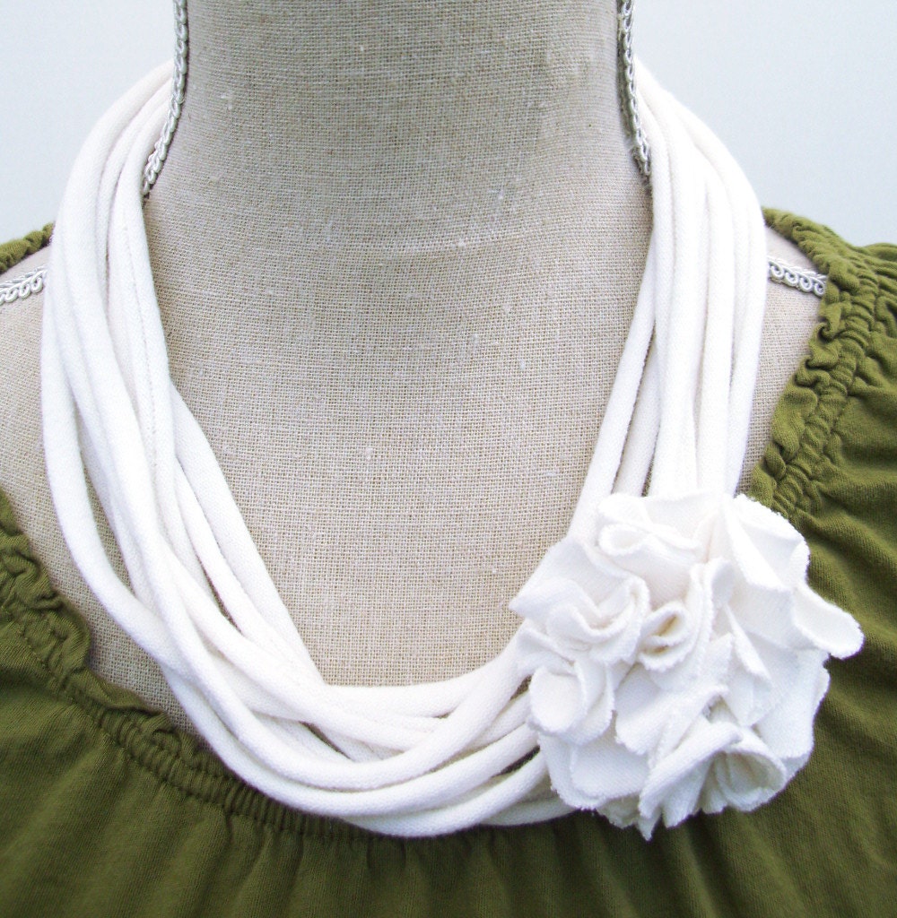 Upcycled Off White Sweater Noodle Necklace with Removable Flower Clip, Repurposed Recycled Knit Sweater Loop Scarf, Accessory