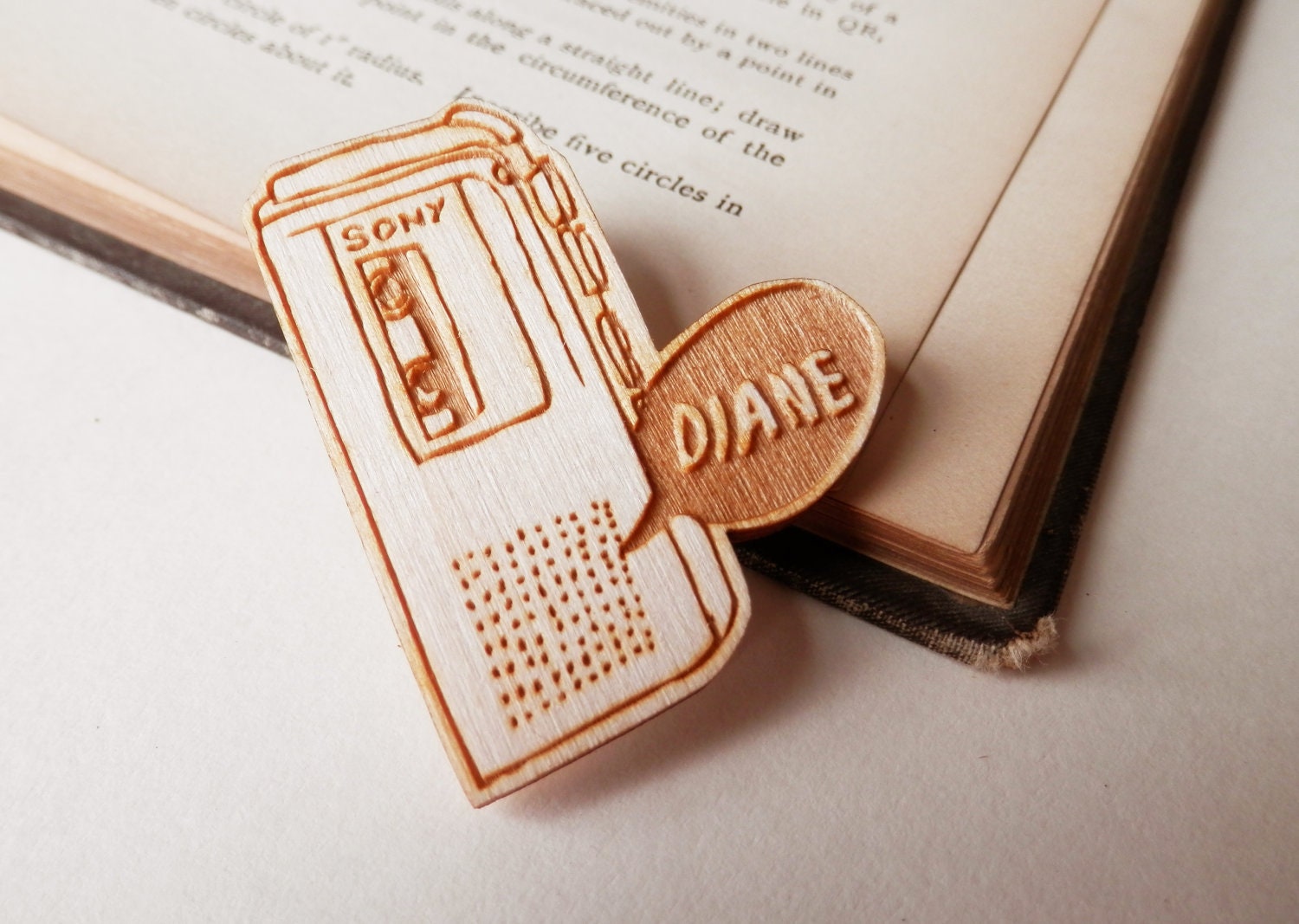 Twin Peaks Brooch - 'Diane'