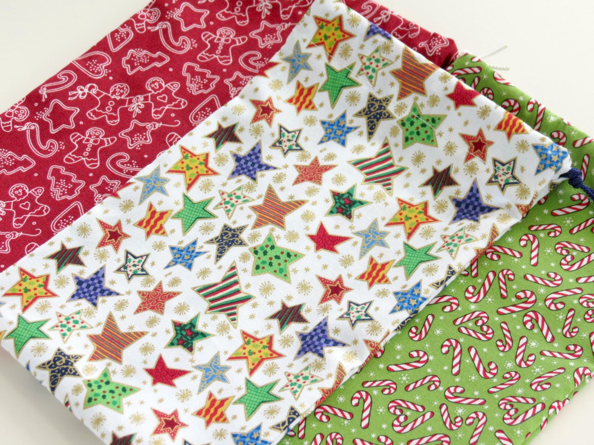 Holiday Gift Bags / Christmas Cloth Bags / Fabric Gift Wrap / Wrapping for Stocking Stuffers / Christmas Party Favors / Set of 5 Il_170x135