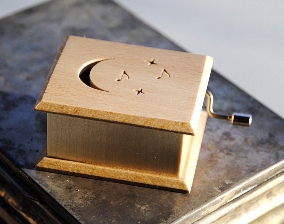 Wooden music box  christmas gift guide "Beethoven: Moonlight Sonata" ZD13
