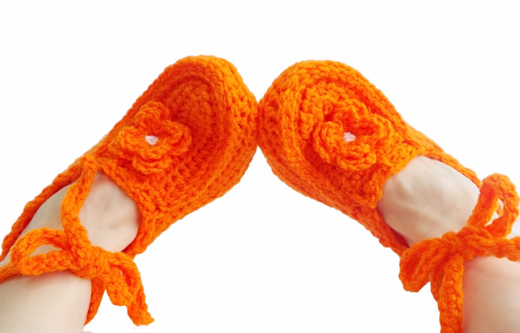 Crochet slippers- Orange- Handmade slippers- wraparound wrist slippers- House shoes- Crochet slippers in blue-Pompoms house slippers