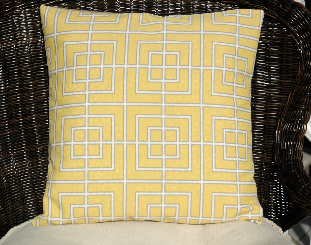 Indoor/Outdoor Pillow Cover 18" x 18" - Fretscene Canary
