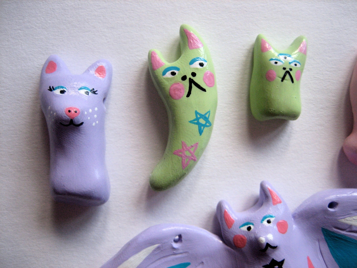 SALE - Pastel Lime Kitty Slug Brooch