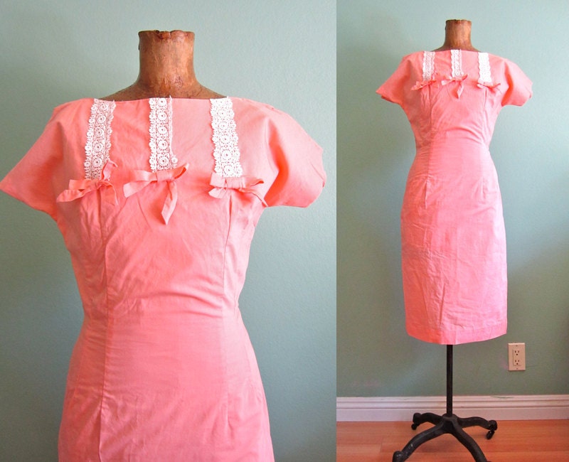 SALE 1960s dress/ Mad Men wiggle secretary dress/ peach pink dress S