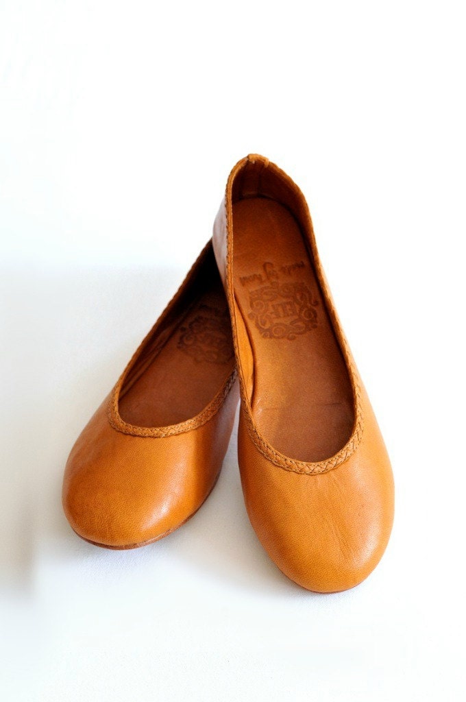 AISÉ. Ballet flats / leather shoes / SIZES: us 4-13, eur 35-43 / Available in different leather colors.