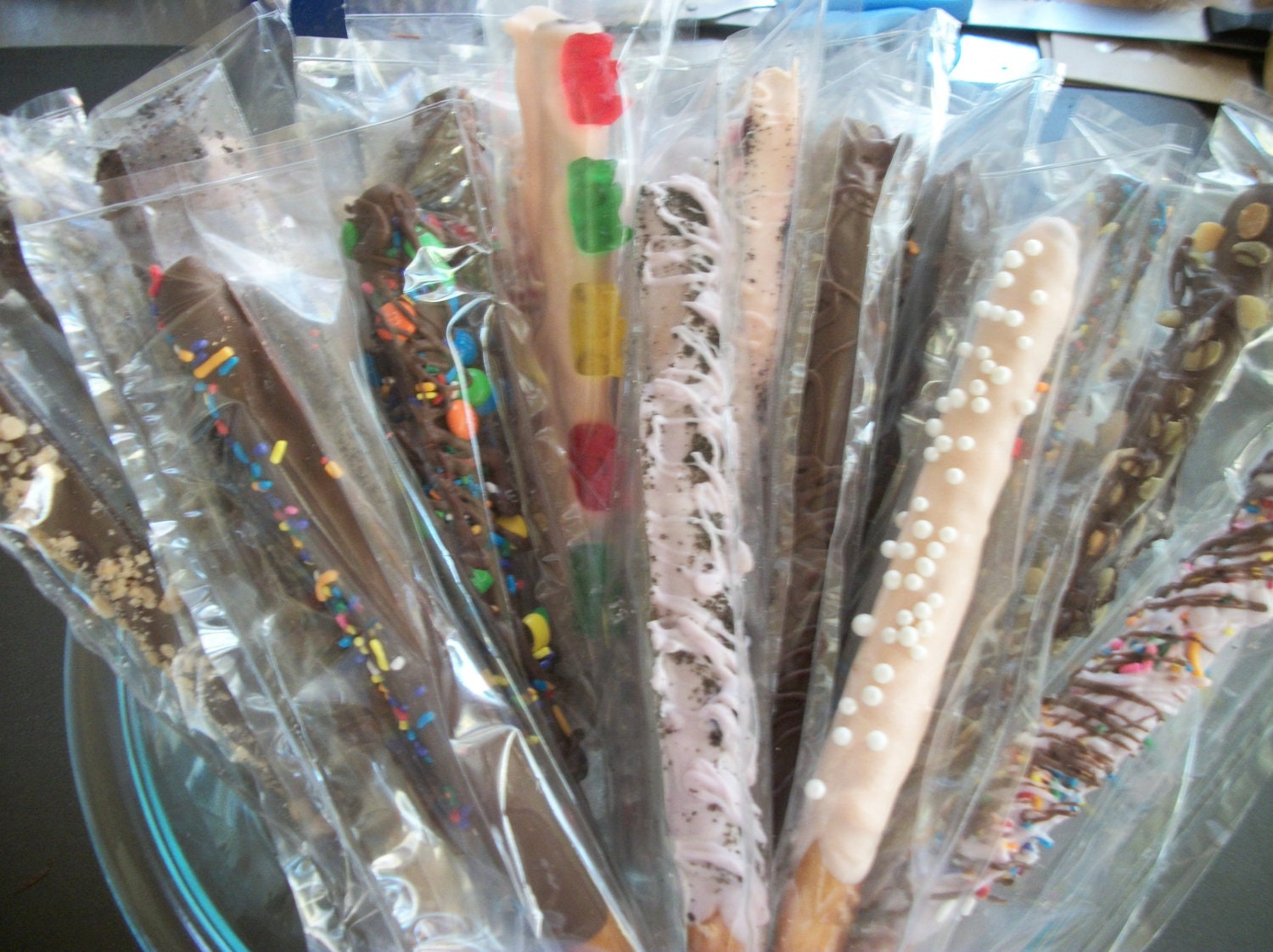 Chocolate Covered Pretzels Sticks, Birthday party favors, Wedding Favors, Celbrations, graduations, College Gifts
