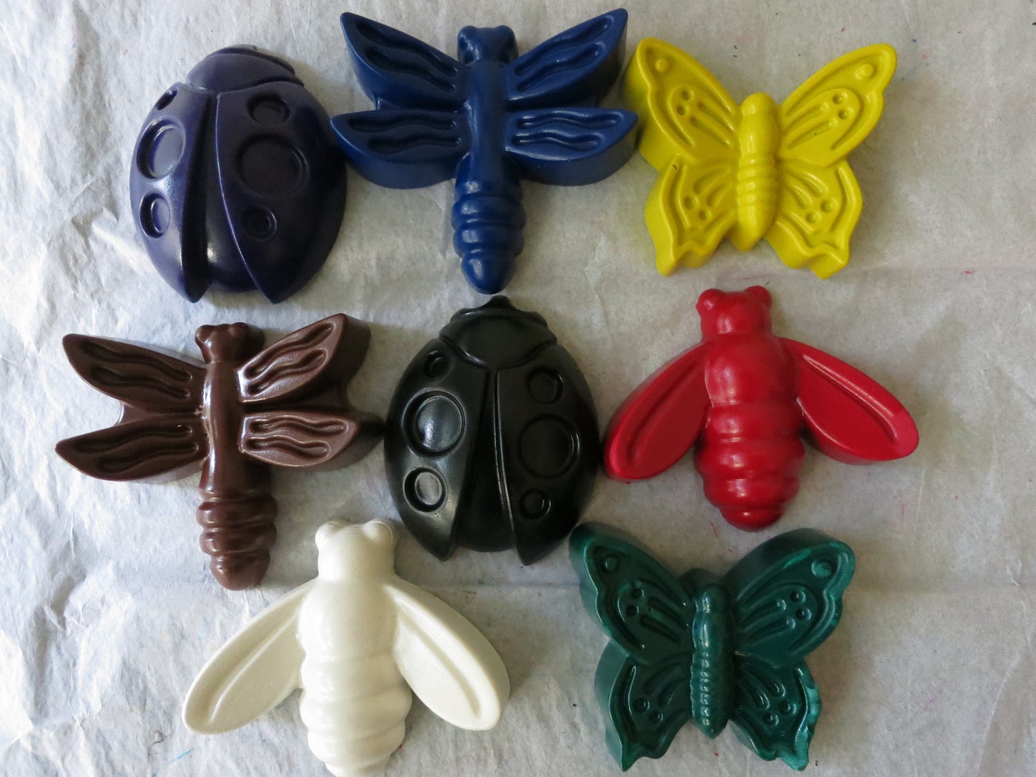 Bugs Butterflies Bees Dragonflies Ladybugs Crayon Set of 14
