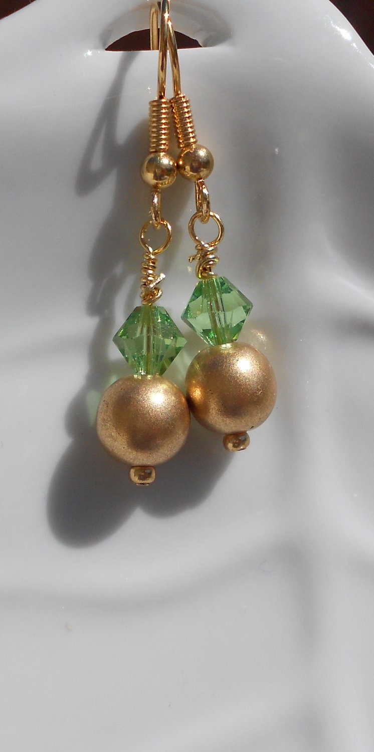5 Bridesmaid Earrings, Green Peridot Crystal Earring, Gold Glass Pearl,  Awareness Jewelry