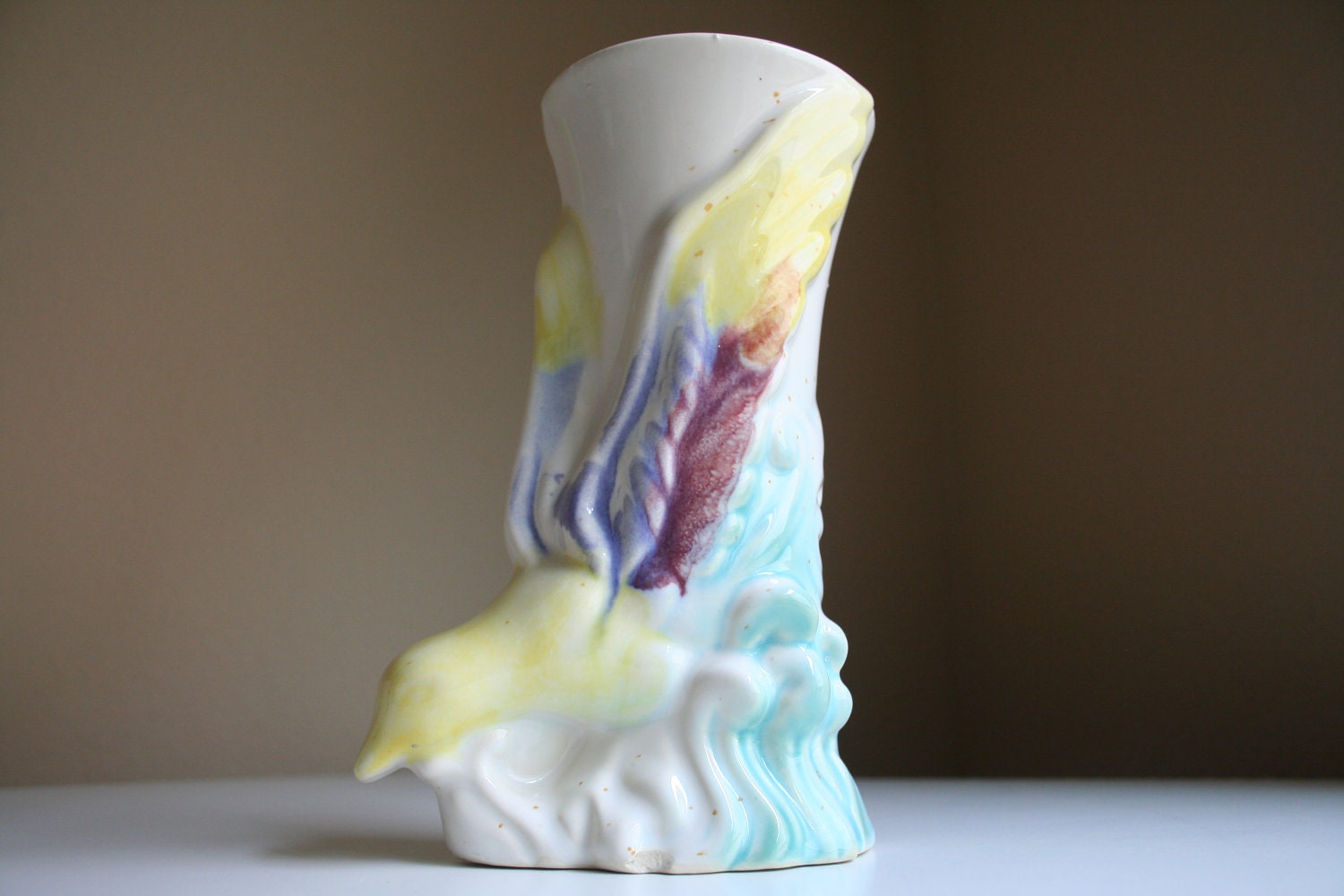 Beautiful, Vintage 1950s Ceramic Wall Pocket/Vase with Textured Bird in Pastels, Home Decor, Shabby Chic, Retro, Collectible