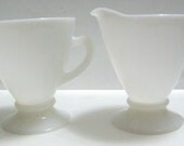 Hazel Atlas Ovide Cream & Sugar set - White Platonite - ca. late 40's