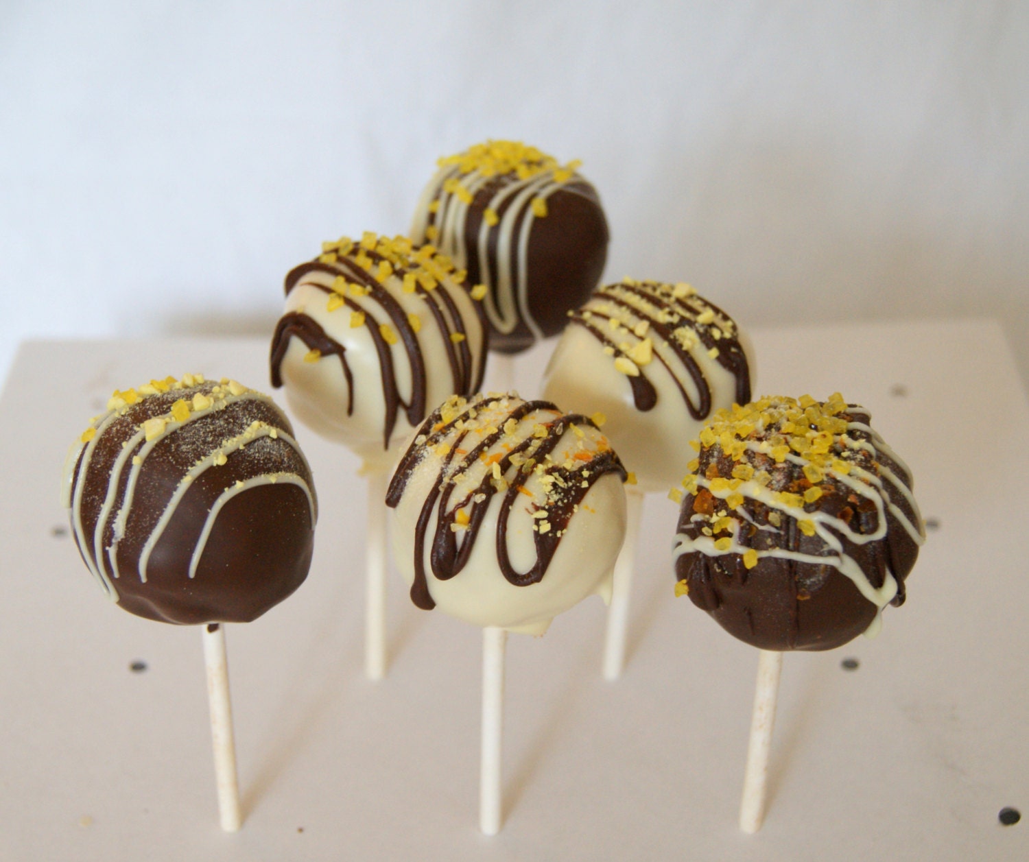 Homemade Lemon Cake pops Lollipops wedding / party favours