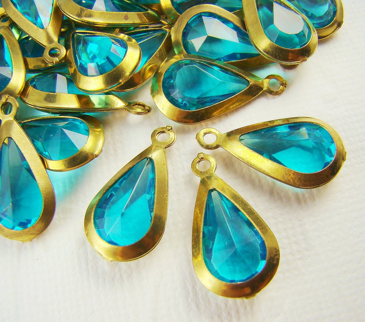 Vintage Aquamarine Blue Lucite Stone Teardrop Jewel Channel Set 1 Ring Drop (6)