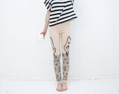 Meadow wolf- beige leggings with black graphic print - ZIBtextile