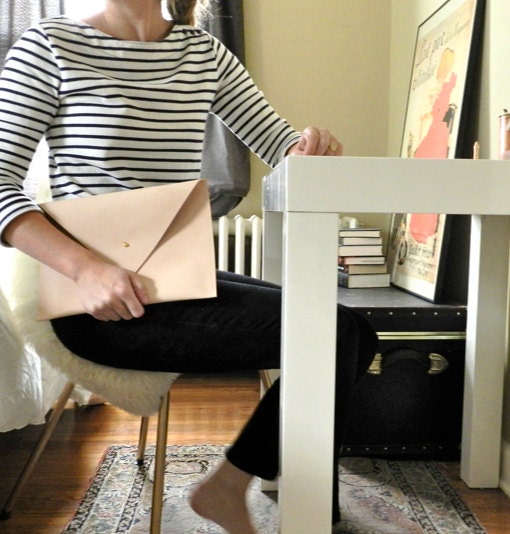 Avgvst Clutch - Undyed Leather