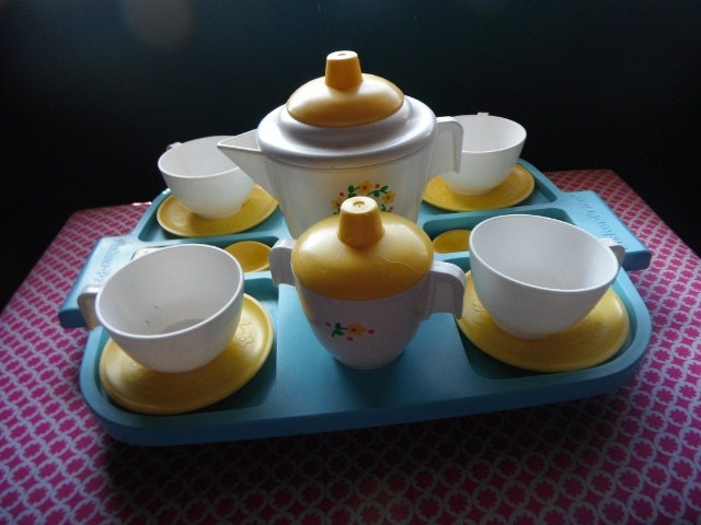 Fisher Price Fun with Food Tea Set Yellow White Flowers 1980s