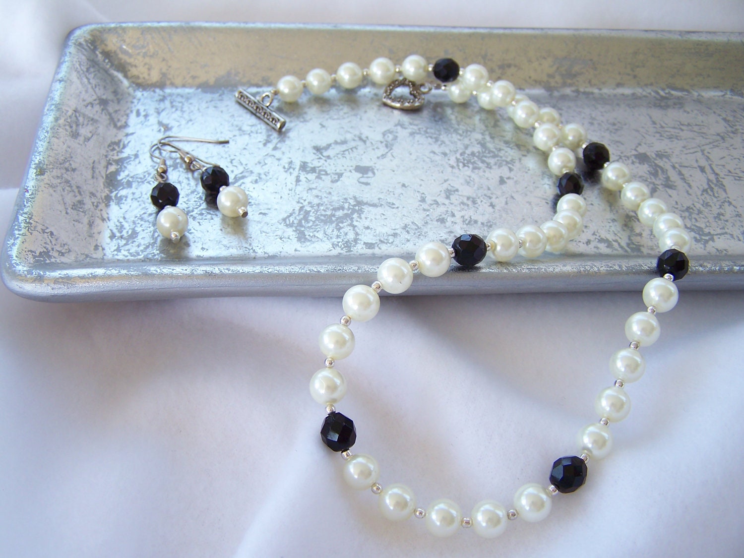 Pearl and Glass Beaded Necklace with Matching Earrings - Handmade Jewelry - Wedding Jewelry - Bridesmaid Jewelry - Ready to Ship