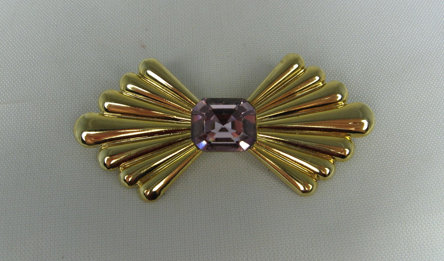 Vintage Fluted Brooch Emerald Cut Purple Rhinestone Gold Tone