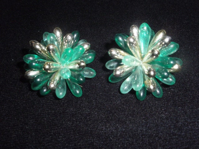 VintageGreen Starburst Earrings  Retro Green and Gold Beaded Clip Earrings