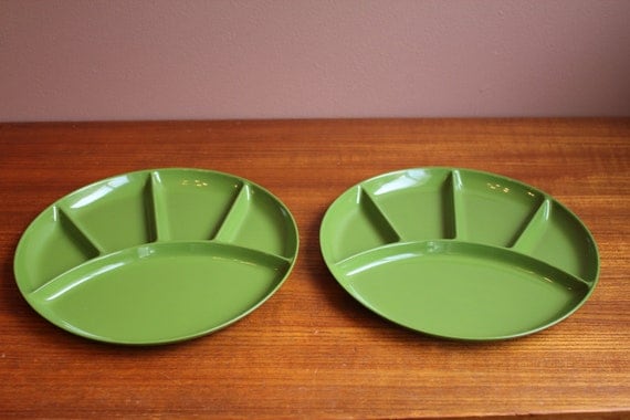 2 Vintage Avocado Green Melamine Divided Fondue / Sushi Plates Imperial Japan