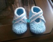 Criss Cross baby booties