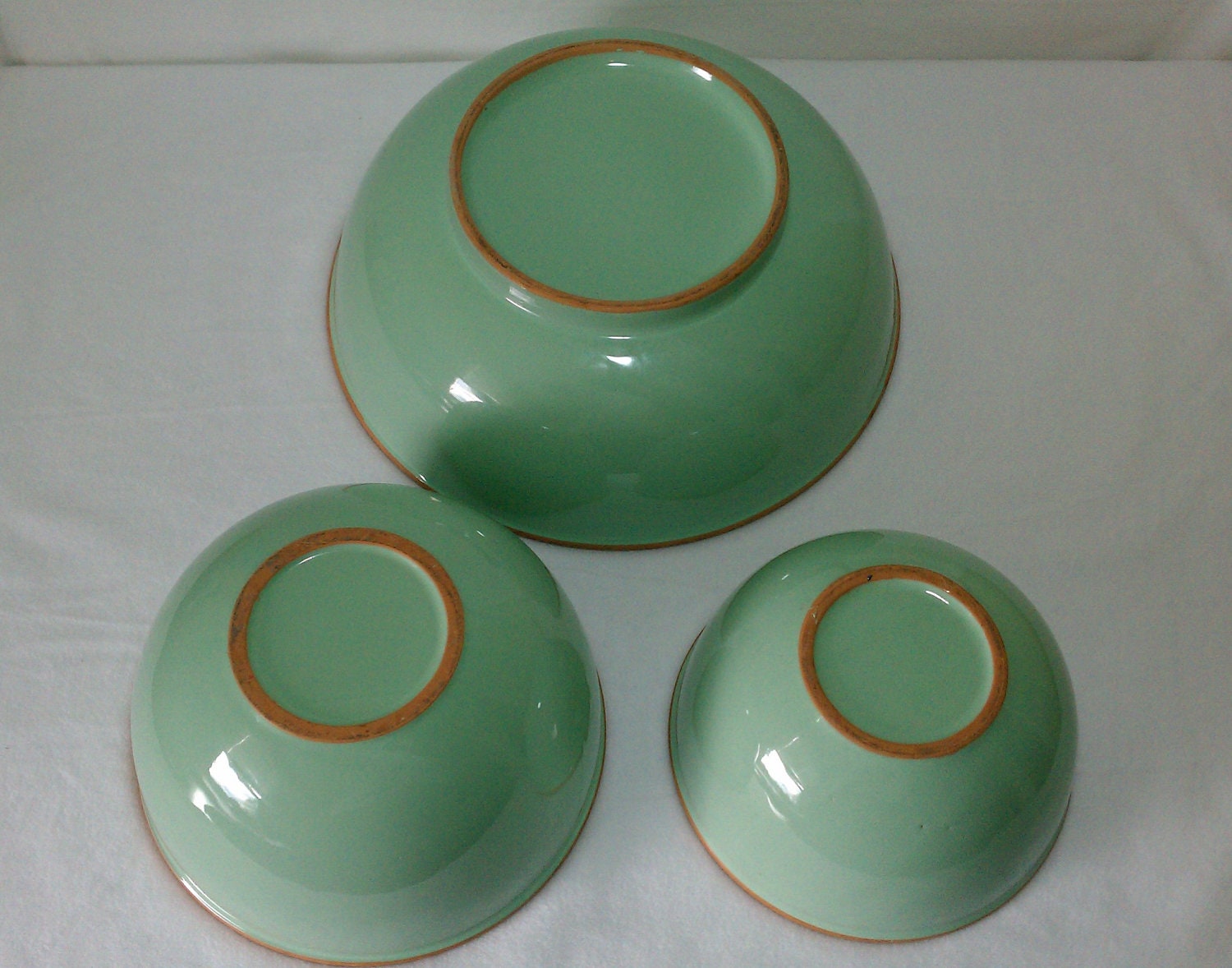 Set of 3 Stoneware Farm Mixing Bowls in Green