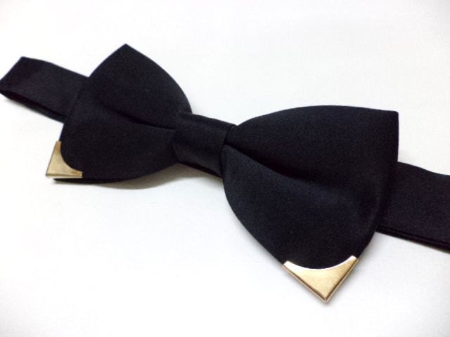 Black bow tie with gold color metal tips, mens bowtie, wedding bow tie, steampunk, Victorian, vintage style, classic, groom, mens bow tie
