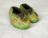Women house shoes, Women felted wool slippers, chartreuse green and purple