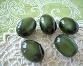 Rich Olivine Green Vintage Moonglow Lucite Beads 5 Ovals