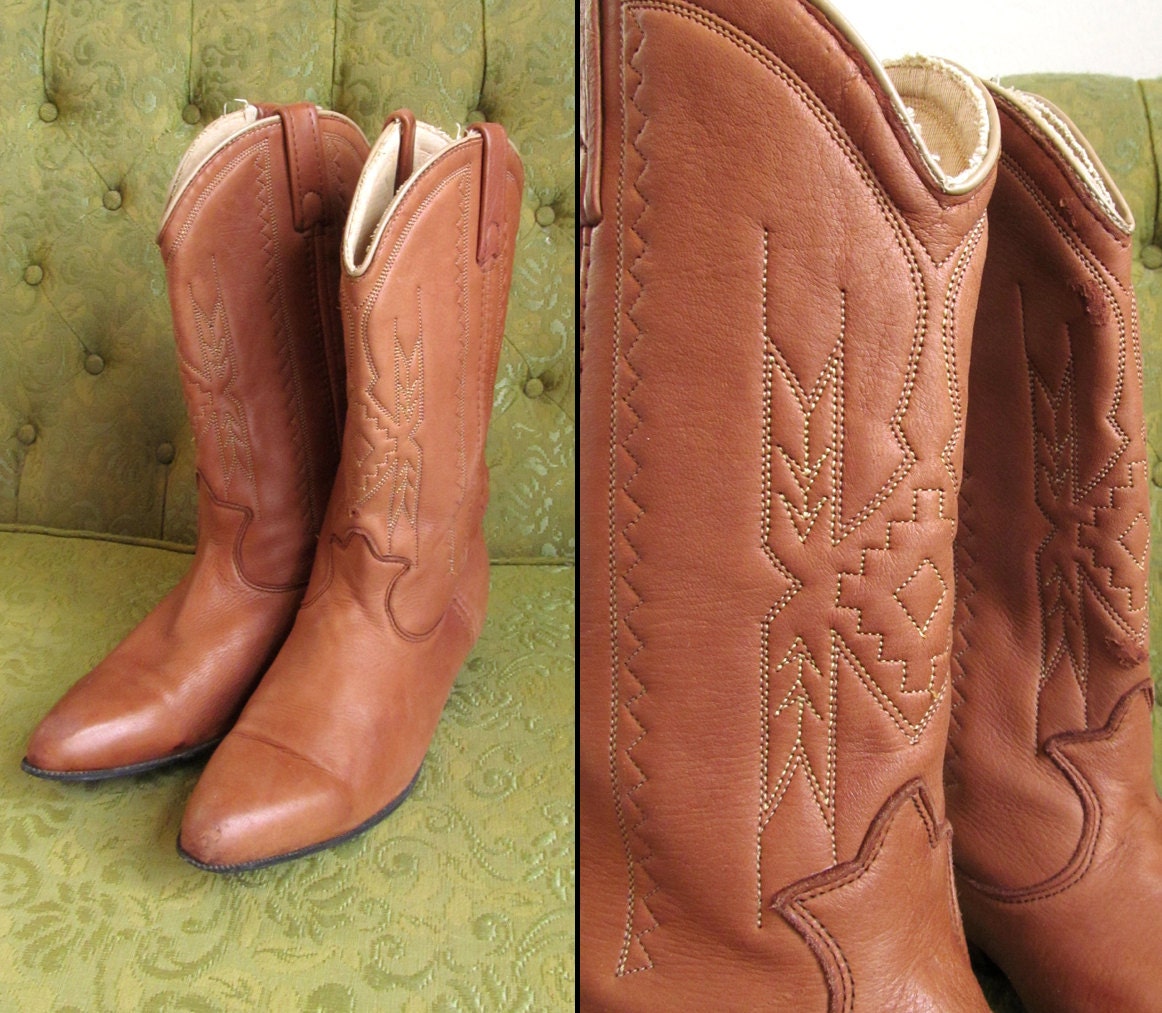 Vintage Sz. 8M COWBOY BOOTS Decorative Navajo Stitch