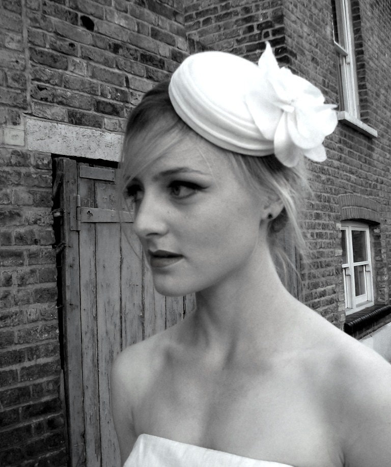 WEDDING Bridal Hat,Pillbox in ivory velvet with flower1950s,1960s Bride or Bridesmaids Hair Accessory.can add veil on request