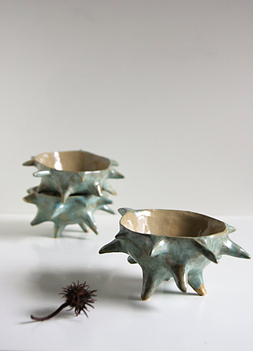 sculptural art bowl, spiky chestnuts, stoneware, handbuitl pottery dish, cedar green and beige,  handshaped by karoArt ceramics, Ireland