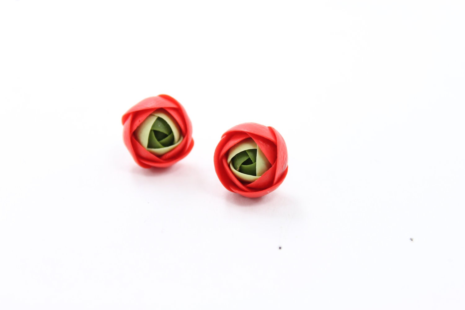 Red green flower earrings, flower stud earrings, peach, Rose stud earrings