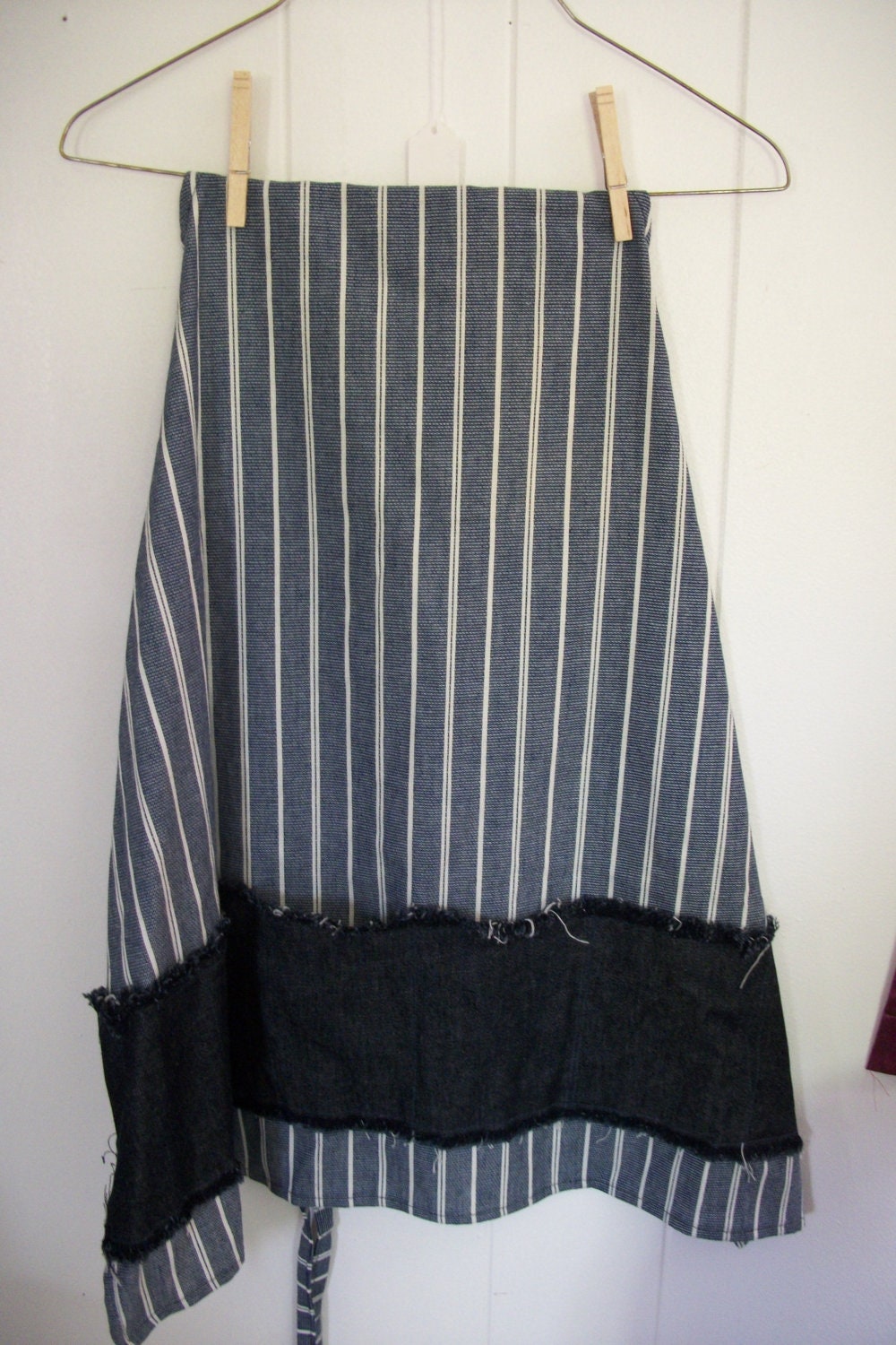 Adult Full Apron with 6 Denim Pockets Each One Holds a 12 oz can
