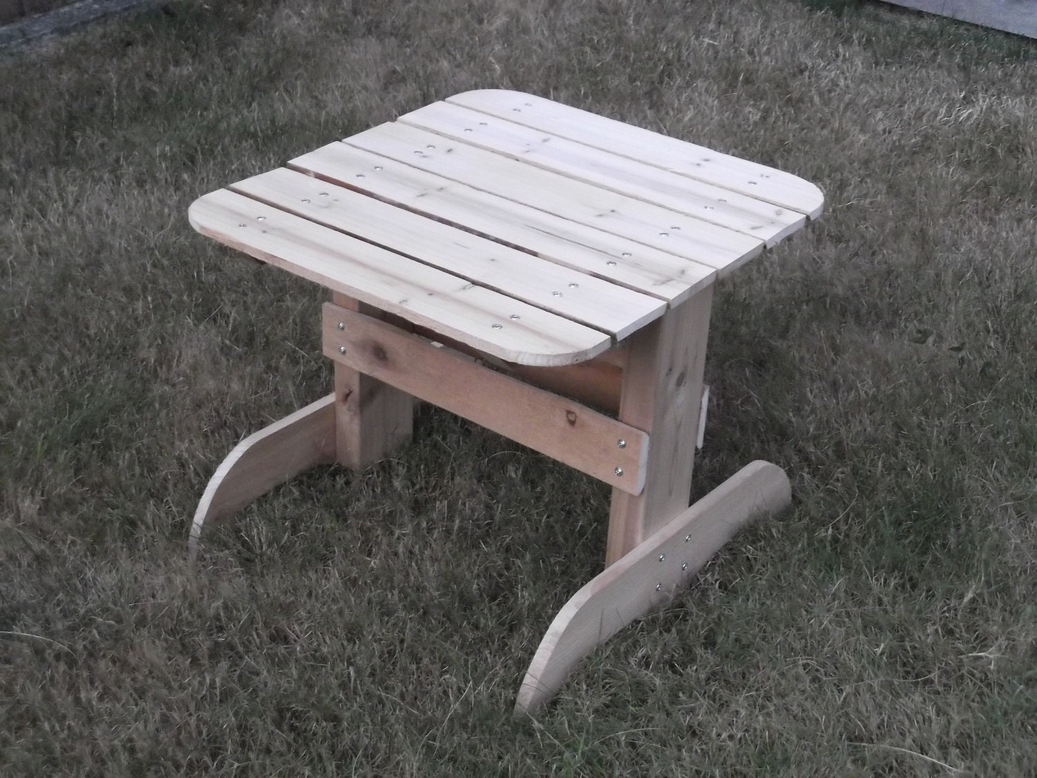 Take 50% off - Pallet Furniture, handmade - Side Table - Indoor/Outdoor - Use HALFOFF in the coupon code
