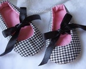 Black and White Houndstooth Baby Shoes - Baby Girl Shoes - Newborn Shoes - Toddlers Shoes.