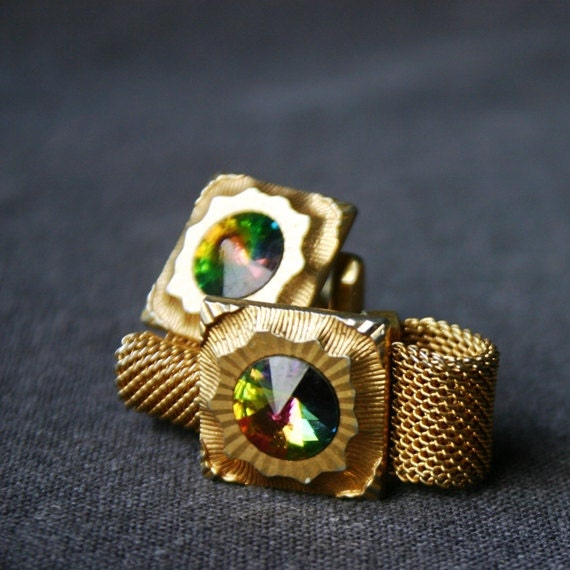 Stunning pair of golden shimmering cufflinks.