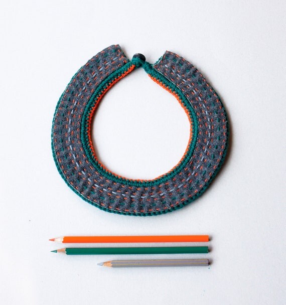 Crochet & felt collar - Crochet green cotton, gray felt fabric and handmade stitches. - SAMPLE