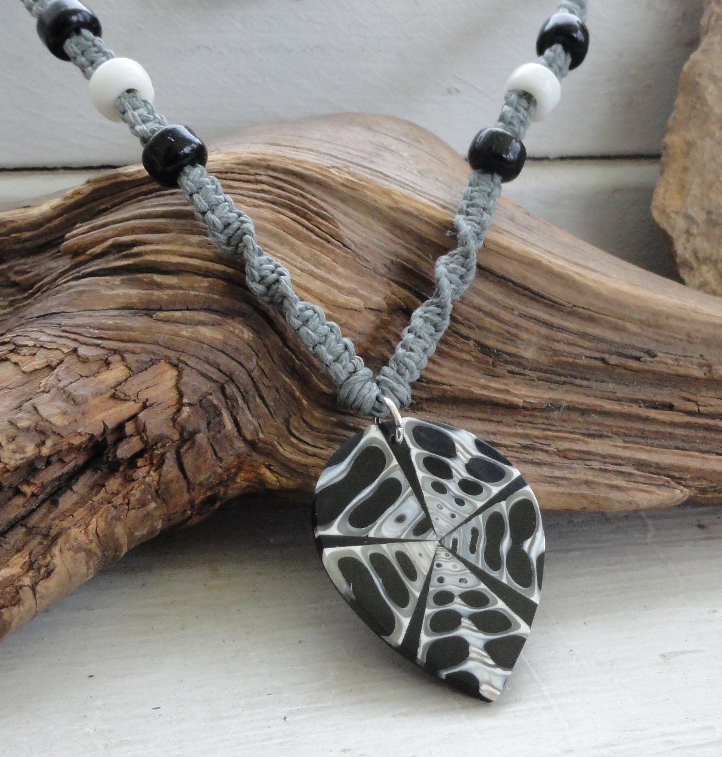 Men's or unisex hemp necklace, resin shell pendant, glass beads